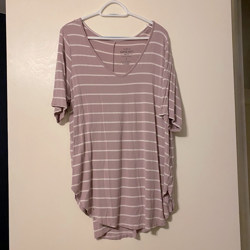 TORRID SUPER SOFT LAVENDER STRIPED TSHIRT